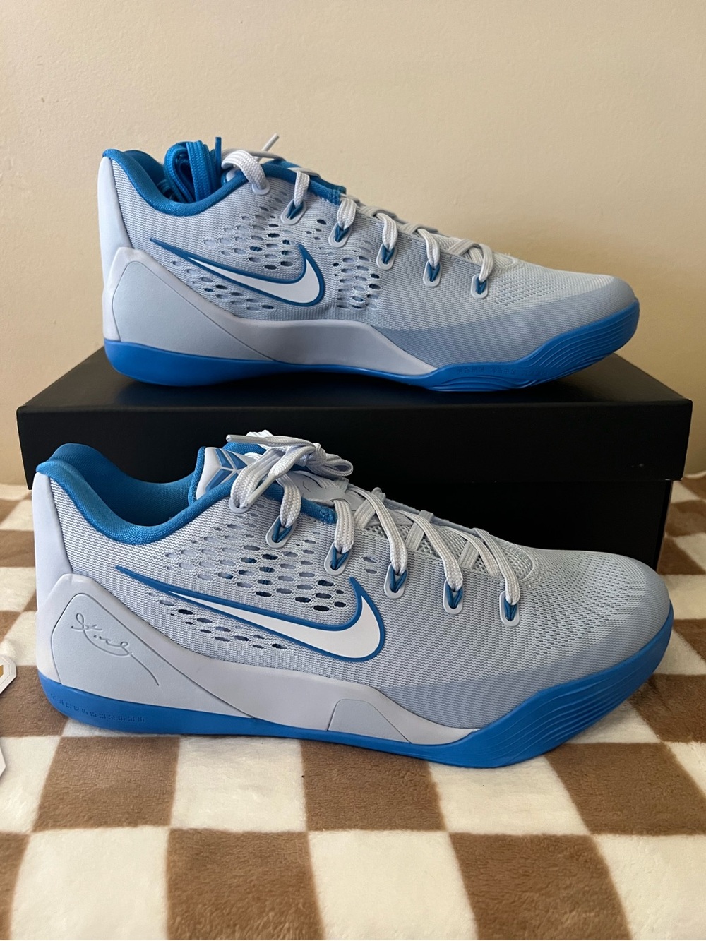 Nike Kobe 9 EM Low Protro Sneakers Hydrogen Blue IH1401-402 Men’s Size 10 BNIB